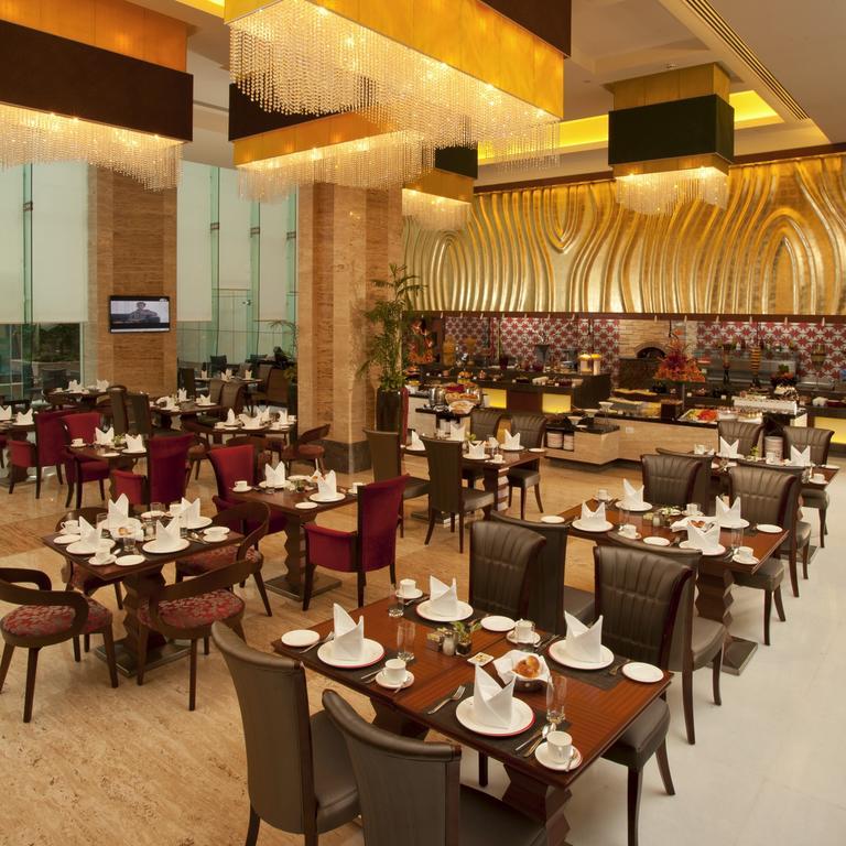Radisson Blu Hotel, Нагпур Экстерьер фото