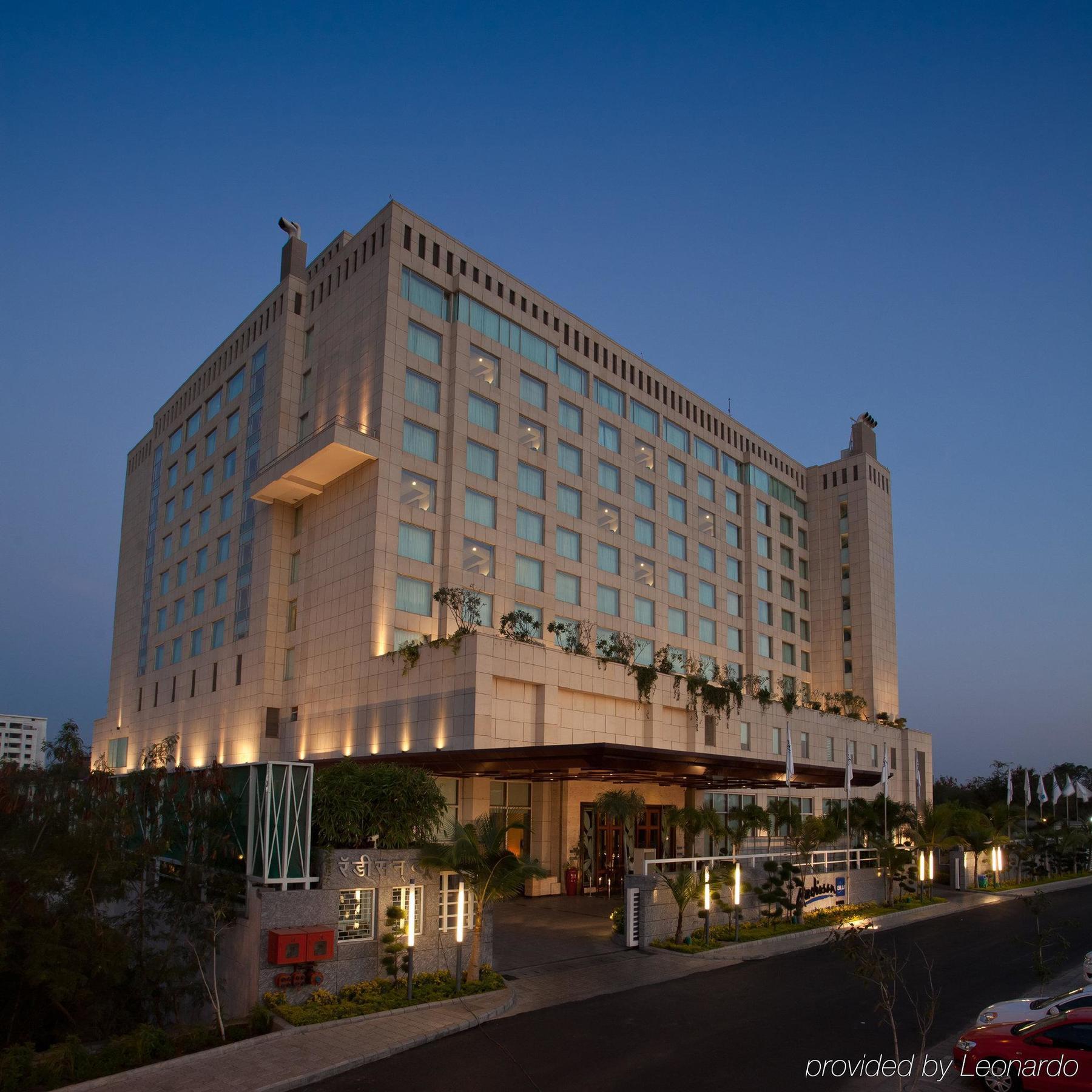 Radisson Blu Hotel, Нагпур Экстерьер фото