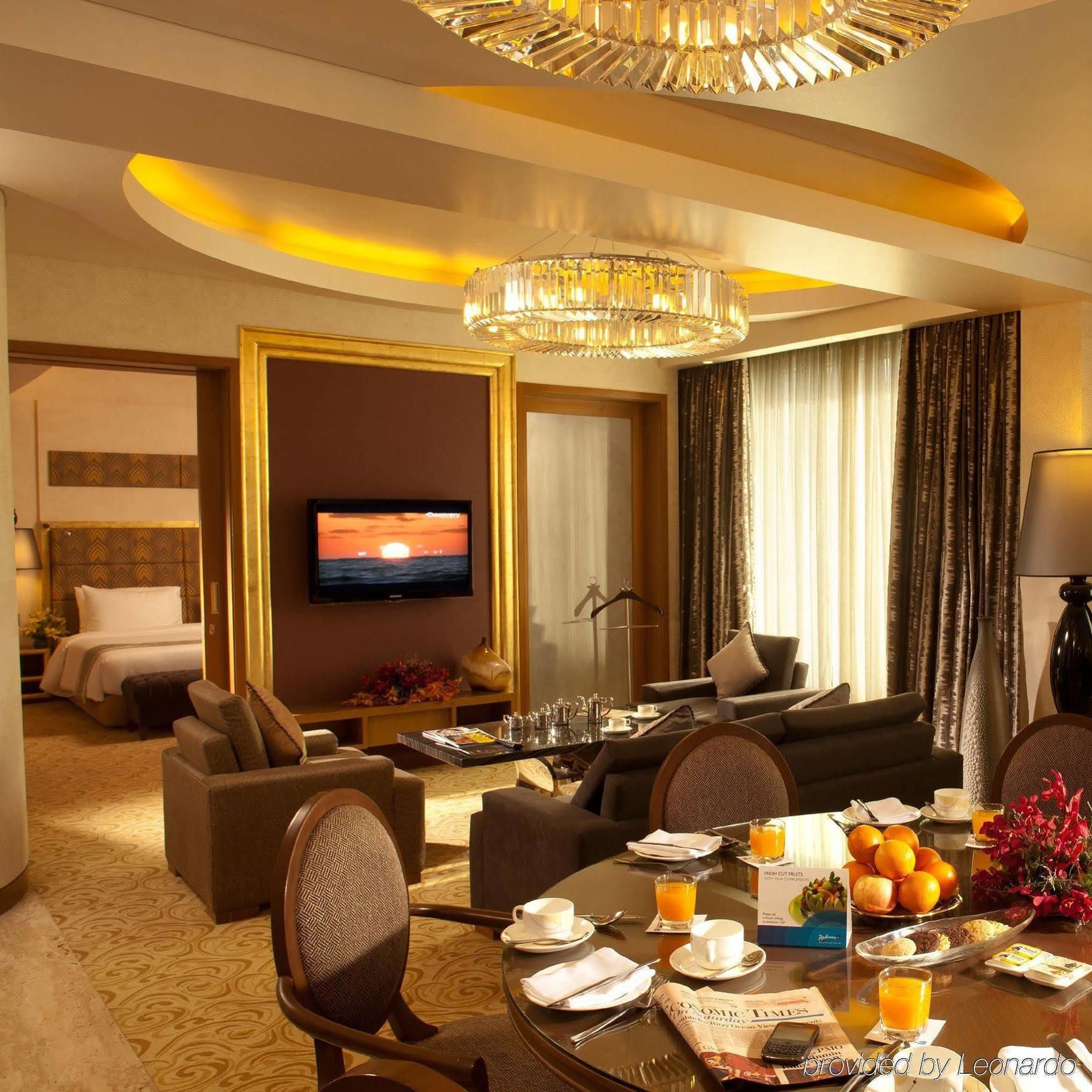 Radisson Blu Hotel, Нагпур Экстерьер фото